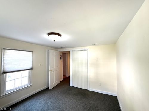 23 Main St, Sparta, NJ, 07871-1903 | Card Image