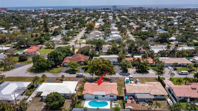 739 Se 11 Th Ave, House other with 3 bedrooms, 2 bathrooms and null parking in Deerfield Beach FL | Image 29