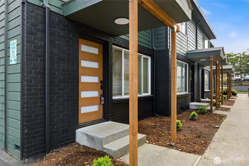 unit-5-1220 N 137th St, Seattle, WA, 98133-7628 | Card Image