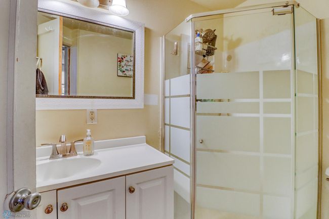 Downstairs unit Bathroom1_1.JPG | Image 26