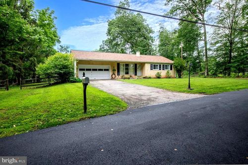 3750 Thompson Rd, COLLEGEVILLE, PA, 19426-1007 | Card Image