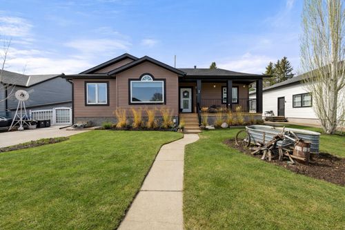 5331 55 Ave, Bashaw, AB, T0B0H0 | Card Image