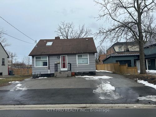 23 Pearl St, Mississauga, ON, L5M1X1 | Card Image