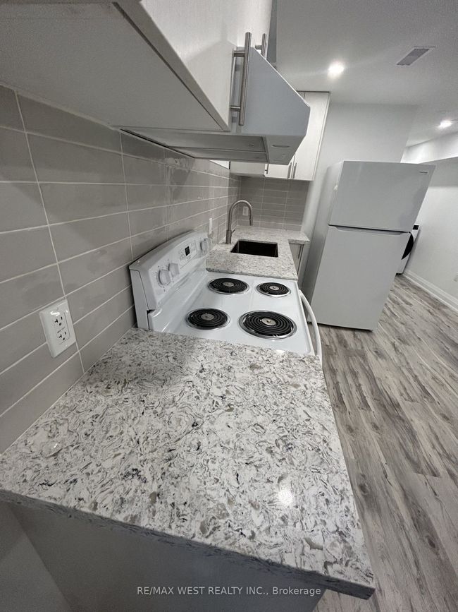 LOWER - 26 Doric St, House other with 1 bedrooms, 1 bathrooms and 1 parking in Ajax ON | Image 5