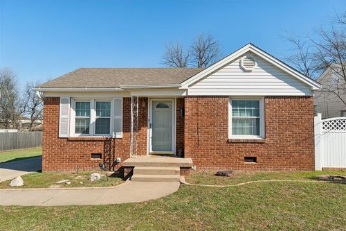 2009 Nw 40th St, Oklahoma City, OK, 73118-2637 | Card Image
