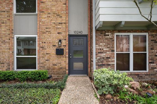 481-10240 Longmont Dr, Houston, TX, 77042-2033 | Card Image