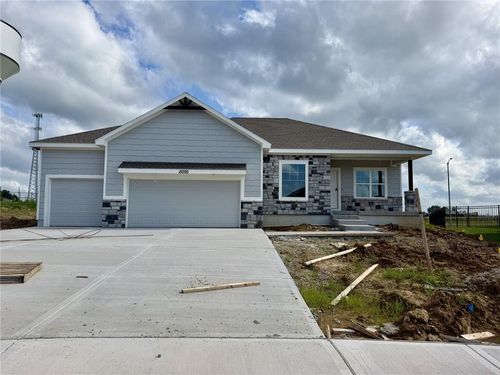 15595 Sheridan Ct, Basehor, KS, 66007-6600 | Card Image