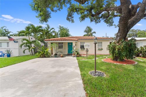 2631 Wilson St, Hollywood, FL, 33020-1952 | Card Image