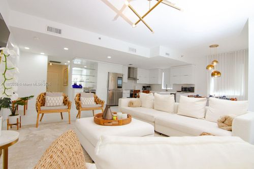 19217-19217 Fisher Island Dr, Miami Beach, FL, 33109-1162 | Card Image