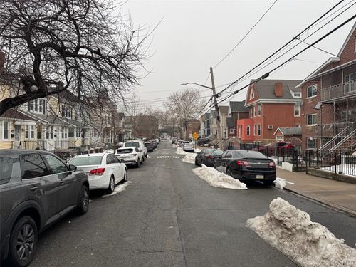 1627 Pilgrim Ave, Bronx, NY, 10461-4807 | Card Image