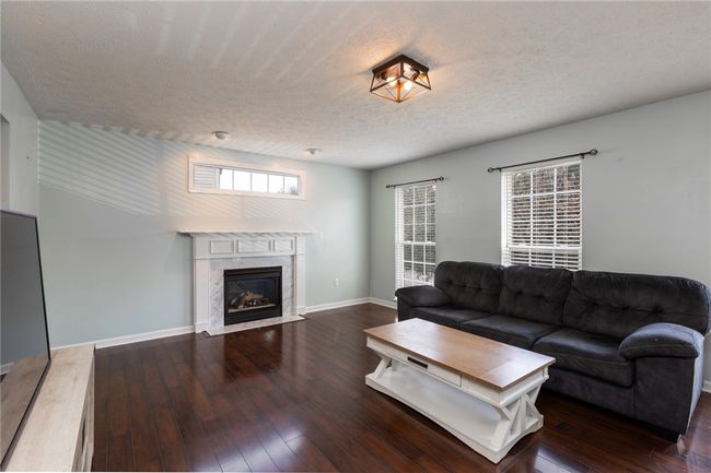 81306 Lost Valley Dr, Condo with 3 bedrooms, 3 bathrooms and 2 parking in Mars PA | Image 7