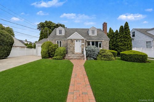 1753 Maurice Ave, East Meadow, NY, 11554-1634 | Card Image