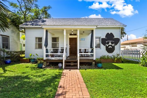 3327 Avenue N, Galveston, TX, 77550-6704 | Card Image