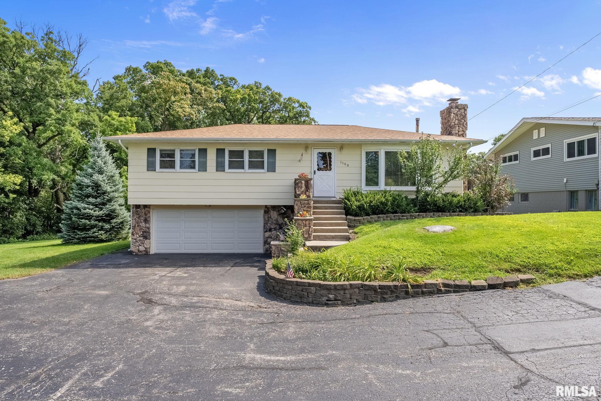 33rd St, Bettendorf, IA 52722