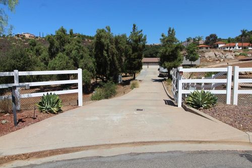 15404 El Capitan Real Ln, El Cajon, CA, 92021-2519 | Card Image