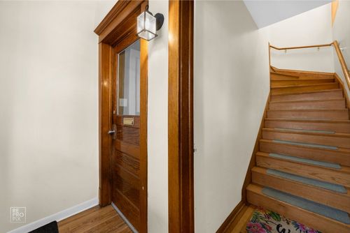 1847 W Touhy Ave, Chicago, IL, 60626-2321 | Card Image