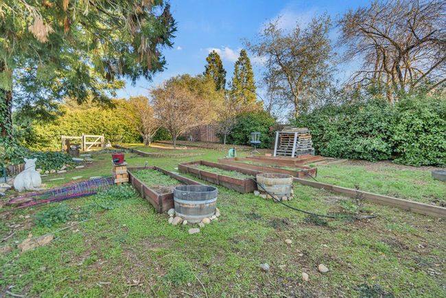 154 Crusader Road, House other with 3 bedrooms, 2 bathrooms and 2 parking in Diamond Springs CA | Image 40