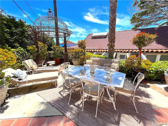 APT-5 - 212 N Coast Hwy, Condo with 1 bedrooms, 1 bathrooms and null parking in Laguna Beach CA | Image 24