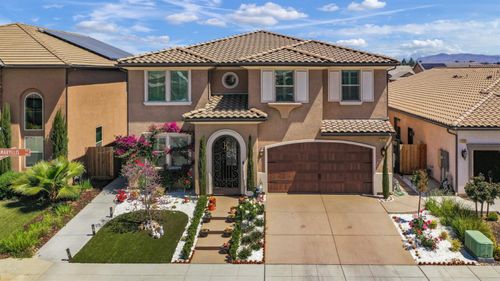 1922 E Amaryllis Ave, Fresno, CA, 93730-7021 | Card Image