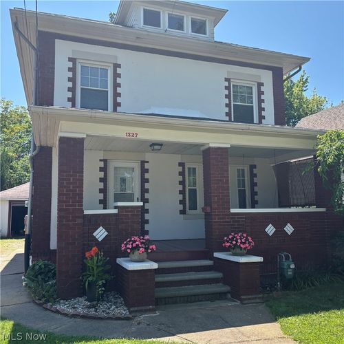 1327 W 9th St, Lorain, OH, 44052-1328 | Card Image