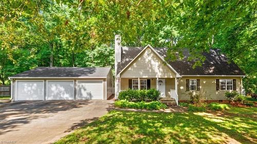 6827 Taylor Woods Ln, Pleasant Garden, NC, 27313-8141 | Card Image