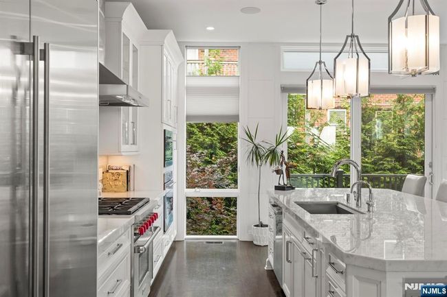 12 Hooks Ln, Condo with 4 bedrooms, 4 bathrooms and null parking in Edgewater NJ | Image 19