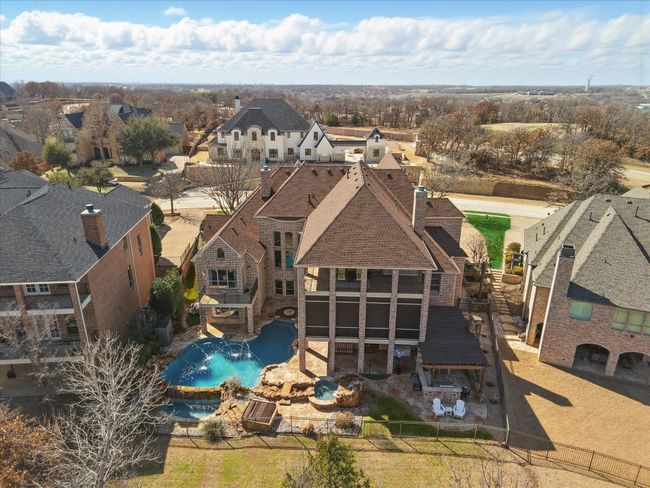 You'll never want to leave this exquisite home. | Image 37