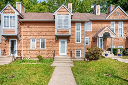 16-16 Pamela Ct, Broad Brook, CT, 06016-9303 | Card Image