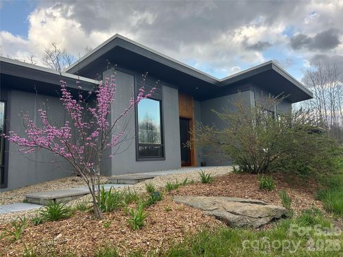 17 Fig Tree Ln, Asheville, NC, 28803-0144 | Card Image