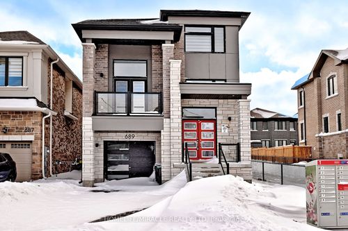 689 Mika St, Innisfil, ON, L9S0R7 | Card Image