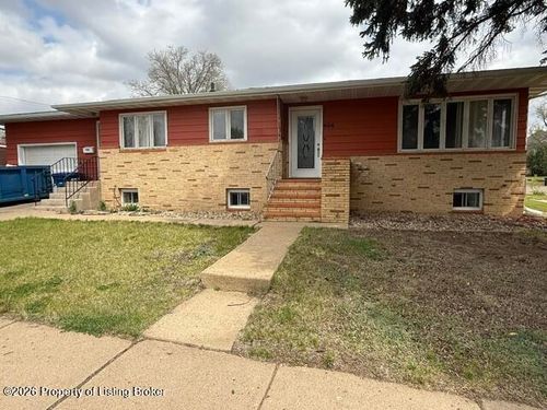 406 2nd St W, Dickinson, ND, 58601-4934 | Card Image