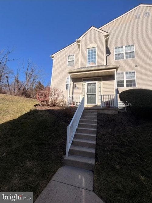 723 Thornhill Dr, COLLEGEVILLE, PA, 19426-3955 | Card Image