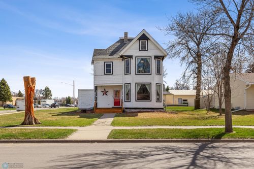 529 Main St E, Mayville, ND, 58257-1516 | Card Image
