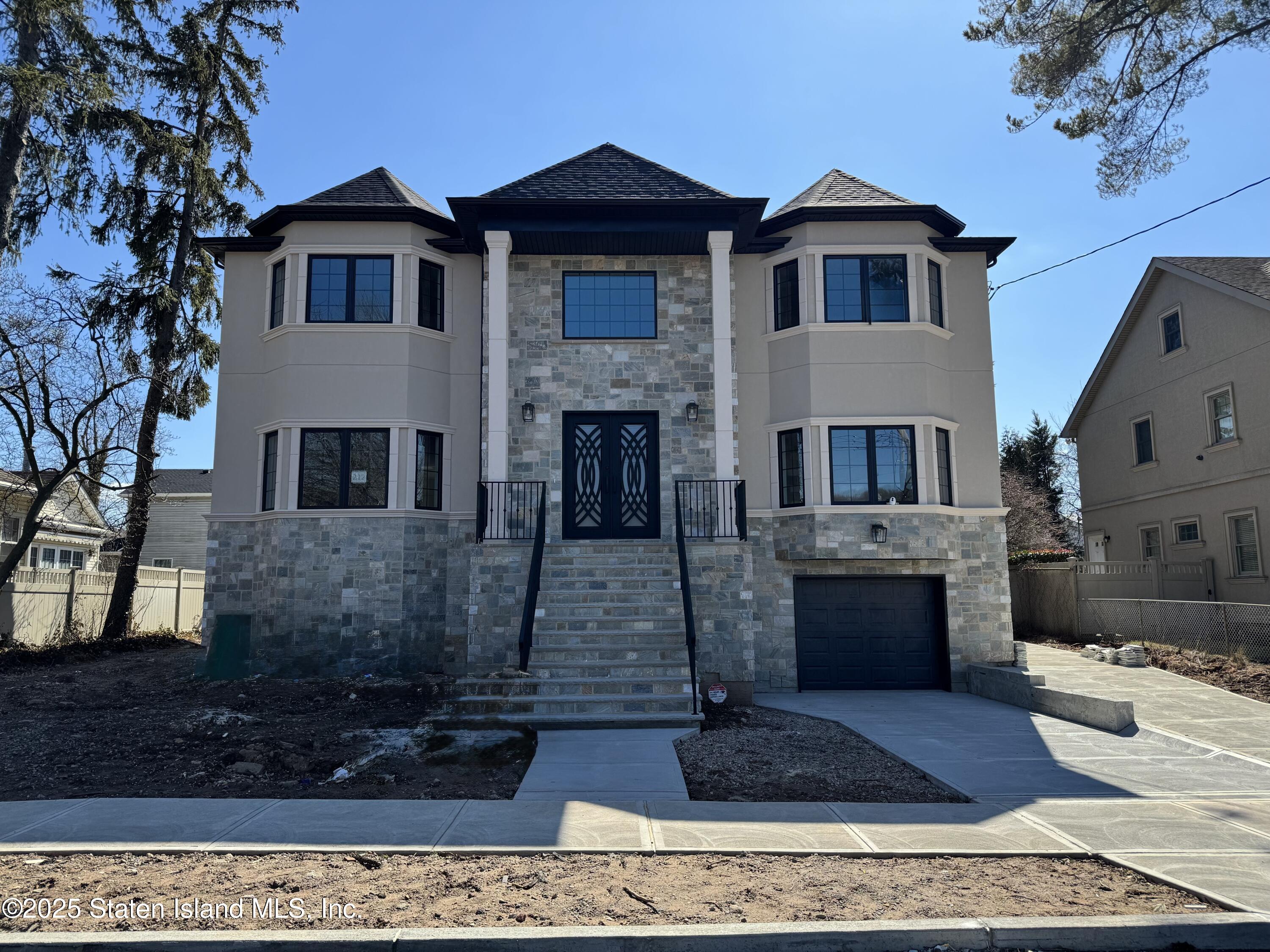 Center St, Staten Island, NY 10306