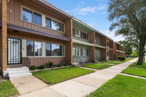 1727 E 74th Street, Chicago, IL, 60649 | Card Image