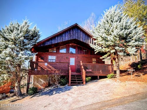 1508 Boo Boos Way, Sevierville, TN, 37862-7107 | Card Image