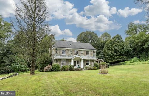 724 W Nields St, WEST CHESTER, PA, 19382-2128 | Card Image