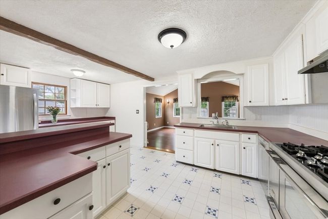 6 Karen Ave, House other with 3 bedrooms, 2 bathrooms and 3 parking in Medway MA | Image 17