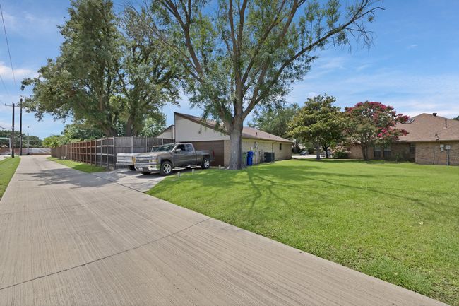 1614 Shadow Moss Way, House other with 3 bedrooms, 3 bathrooms and null parking in Carrollton TX | Image 34