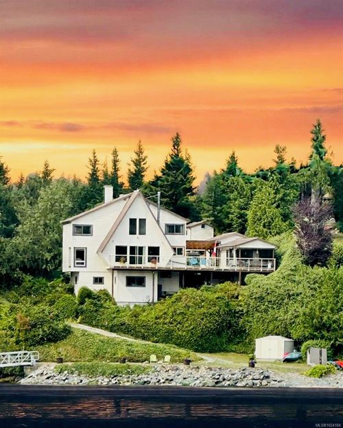 390 Bamfield Inlet, Bamfield, BC, V0R1B0 | Card Image