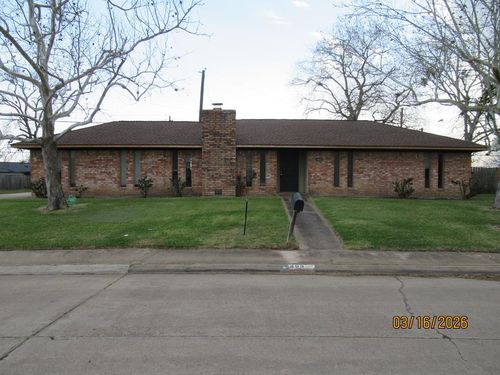 403 Lotus St, Lake Jackson, TX, 77566-5652 | Card Image