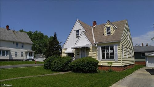 11303 Mccracken Rd, Garfield Heights, OH, 44125-2760 | Card Image