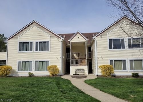 133-133 Falcon Ridge Way N, Hamburg, NJ, 07419-1147 | Card Image