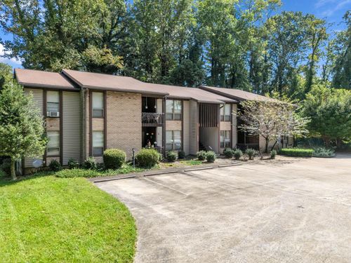 333 W Lake Ave, Hendersonville, NC, 28739-4673 | Card Image