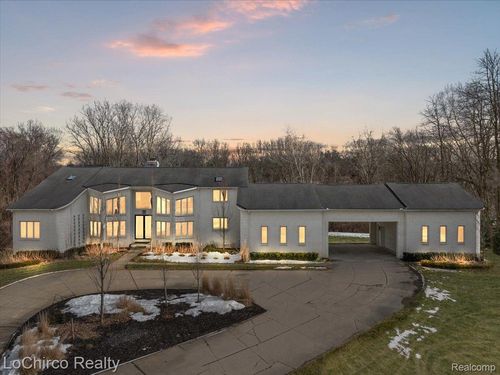 924 Knob Creek Dr, Oakland Twp, MI, 48306-1937 | Card Image