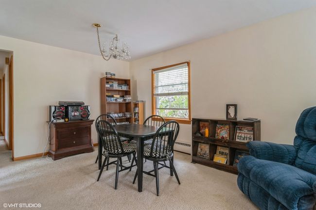 6445 N Oketo Ave, Home with 6 bedrooms, 3 bathrooms and 2 parking in CHICAGO IL | Image 6