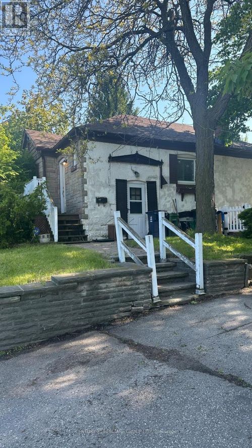 930 Scarlett Rd, Etobicoke, ON, M9P2V5 | Card Image