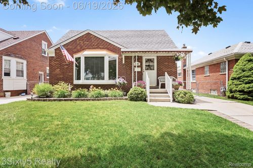 7646 Robinson Ave, Allen Park, MI, 48101-2248 | Card Image