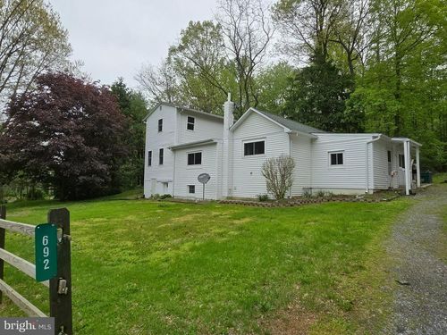 692 Cassell Rd, ELIZABETHTOWN, PA, 17022-9503 | Card Image