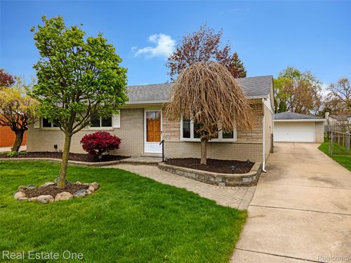1668 Castleton Dr, Troy, MI, 48083-2609 | Card Image